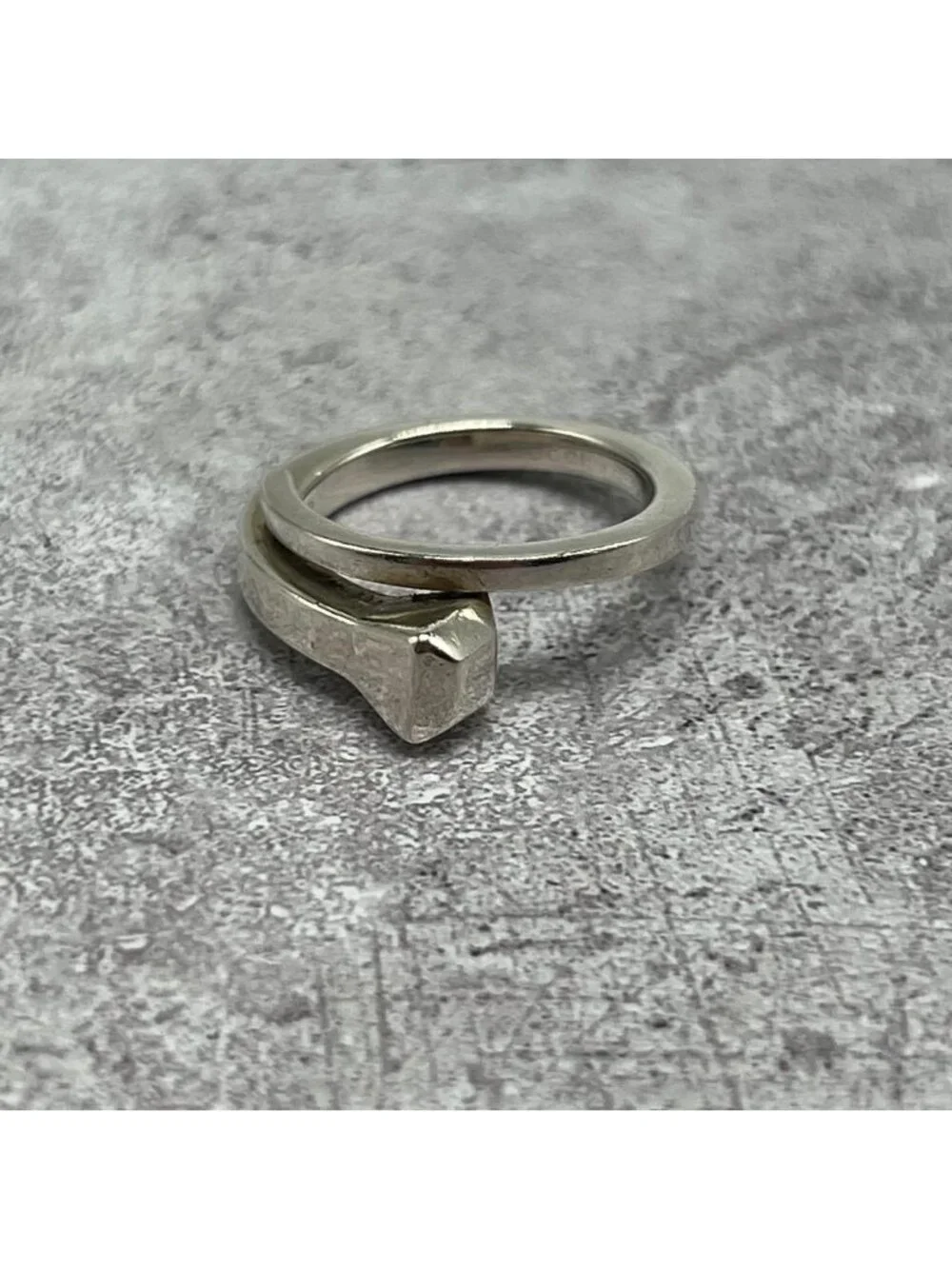 Gucci Chiodo Nail Ring
